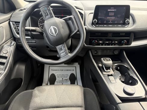 Used 2025 Nissan Rogue SV image 10