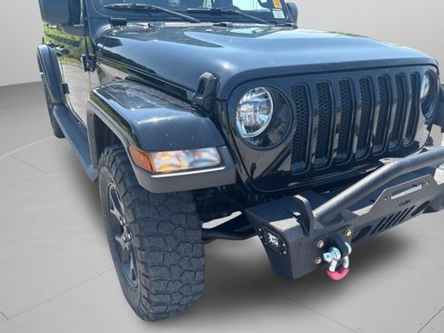 Used 2023 Jeep Wrangler Unlimited Sahara AWD/4WD image 29