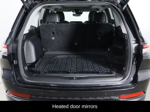 Used 2023 Jeep Grand Cherokee Limited w/ Black Appearance Package image 17