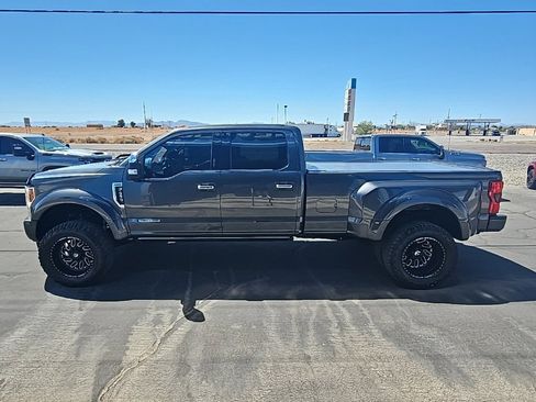 Used 2018 Ford F450 Platinum w/ Platinum Ultimate Package image 6