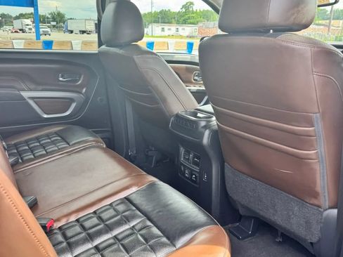 Used 2019 Nissan Titan Platinum Reserve AWD/4WD image 15