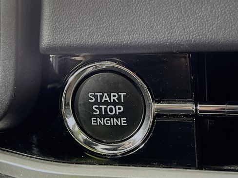 Used 2024 Mitsubishi Outlander SE image 23