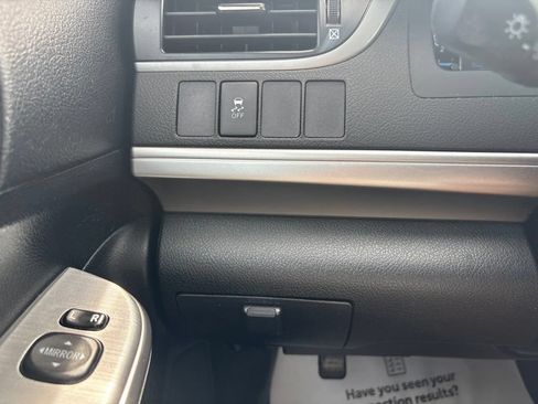 Used 2014 Toyota Camry SE FWD image 16