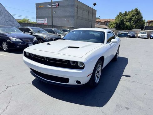 Used 2018 Dodge Challenger SXT RWD image 12