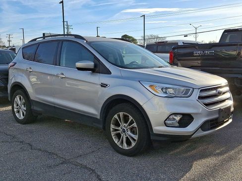 Used 2018 Ford Escape SEL image 2