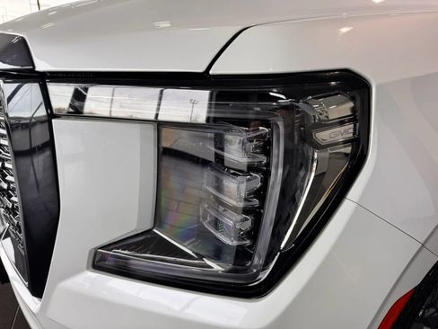 Used 2023 GMC Yukon Denali Ultimate AWD/4WD image 52