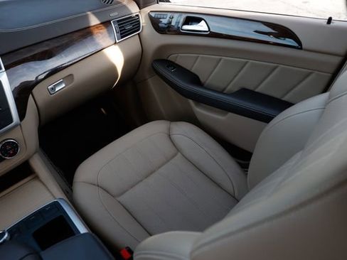 Used 2016 Mercedes-Benz GL 450 4MATIC image 23