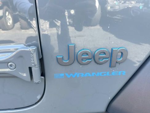 Certified 2023 Jeep Wrangler Unlimited w/ Sun & Screen Package AWD/4WD image 5