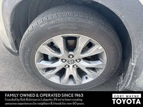 Used 2024 Toyota Grand Highlander Limited image 9