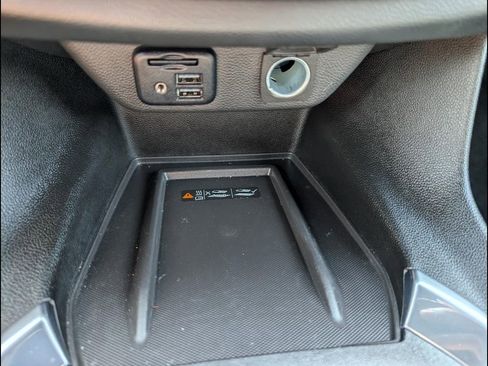 Used 2023 Chevrolet Traverse Premier AWD/4WD image 19