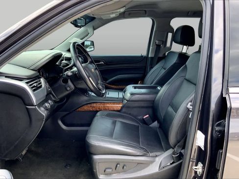 Used 2018 Chevrolet Suburban Premier AWD/4WD image 7
