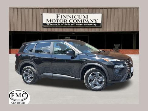 Used 2025 Nissan Rogue SV FWD image 1