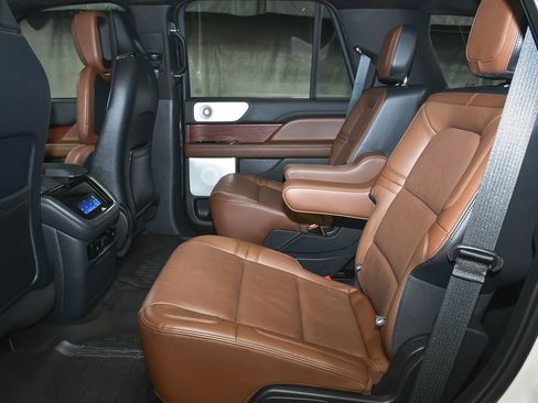 Used 2023 Lincoln Navigator Reserve AWD/4WD image 52