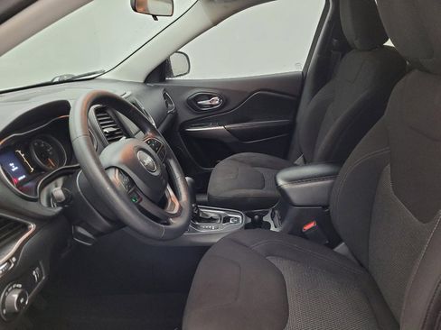 Used 2019 Jeep Cherokee Latitude w/ Popular Appearance Group image 17