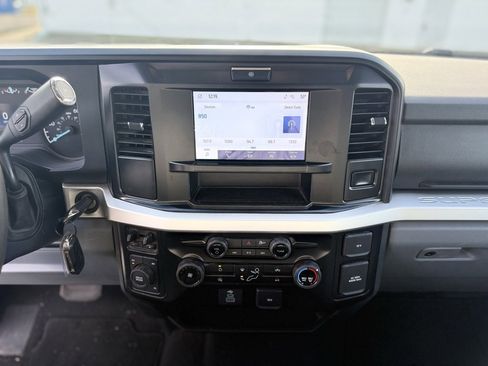 Used 2025 Ford F250 XLT image 28