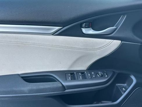 Used 2018 Honda Civic EX image 15