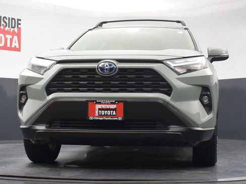 Used 2022 Toyota RAV4 XLE Premium AWD/4WD image 32