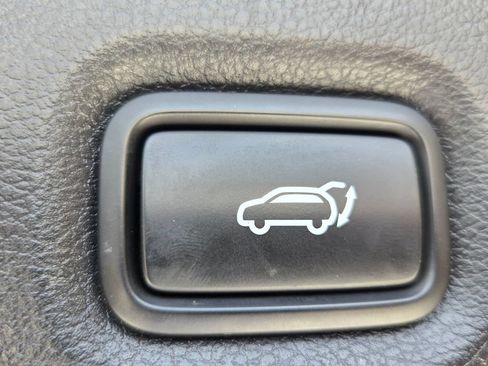 Used 2022 Hyundai Santa Fe Calligraphy w/ Cargo Package FWD image 16