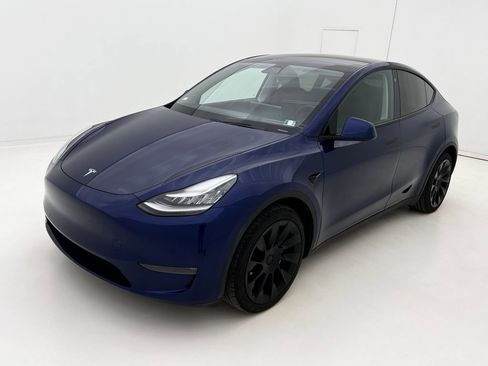 Used 2021 Tesla Model Y Long Range image 6