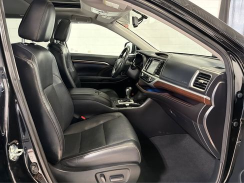 Used 2015 Toyota Highlander Limited AWD/4WD image 15