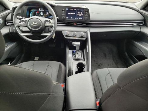 New 2026 Hyundai Elantra SE image 12