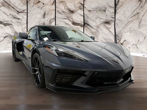 Used 2020 Chevrolet Corvette Stingray Coupe w/ Z51 Performance Package image 8