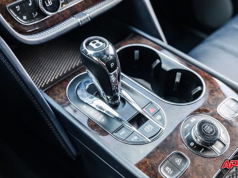 Used 2017 Bentley Bentayga AWD/4WD image 15