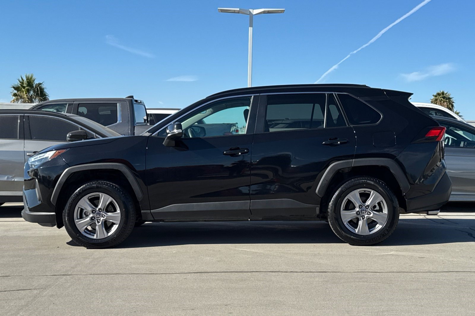 Used 2025 Toyota RAV4 XLE w/ Convenience Package AWD/4WD image 2