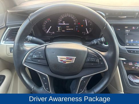 Used 2017 Cadillac XT5 Luxury w/ Driver Awareness Package FWD image 16