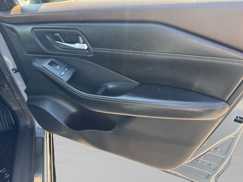 Used 2023 Nissan Rogue SV w/ SV Premium B Package image 33