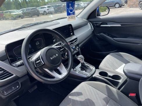 Used 2024 Kia Seltos LX AWD/4WD image 6
