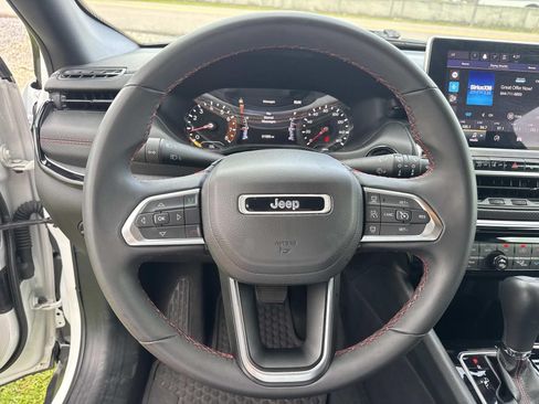 Used 2024 Jeep Compass Trailhawk AWD/4WD image 21