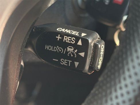 Used 2018 Toyota Tacoma SR5 image 25