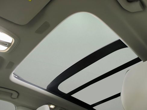 Certified 2023 Volvo XC60 B5 Ultimate w/ Climate Package image 19