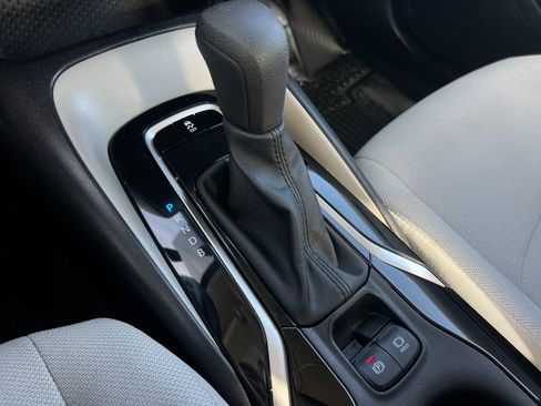 Used 2022 Toyota Corolla L image 18