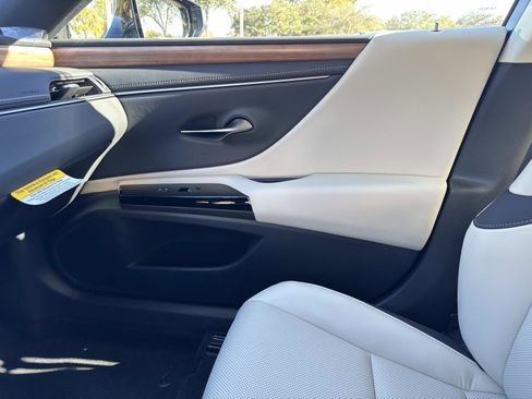 New 2025 Lexus ES 350 w/ Premium Package image 22