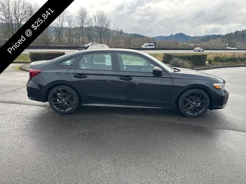 Used 2025 Honda Civic Sport image 4