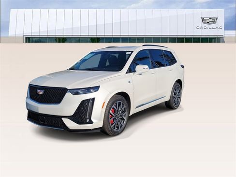 Used 2025 Cadillac XT6 Sport w/ Technology Package image 4