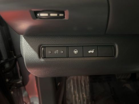 Used 2025 Nissan Pathfinder SL image 23