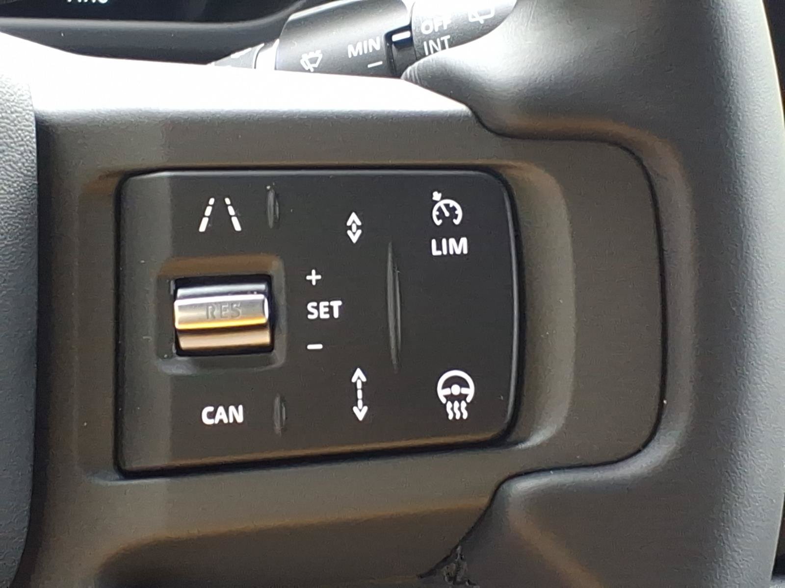 New 2026 Land Rover Defender 110 X-Dynamic SE AWD/4WD image 15
