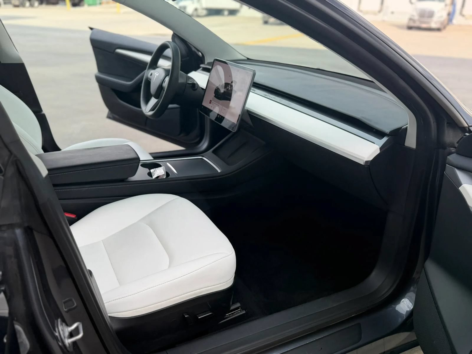 Used 2023 Tesla Model 3 Standard Range RWD image 23