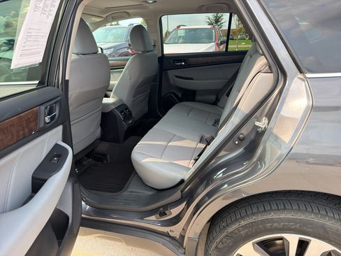 Used 2018 Subaru Outback 2.5i Limited AWD/4WD image 10