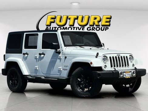 Used 2017 Jeep Wrangler Unlimited Sahara w/ Connectivity Group AWD/4WD image 1