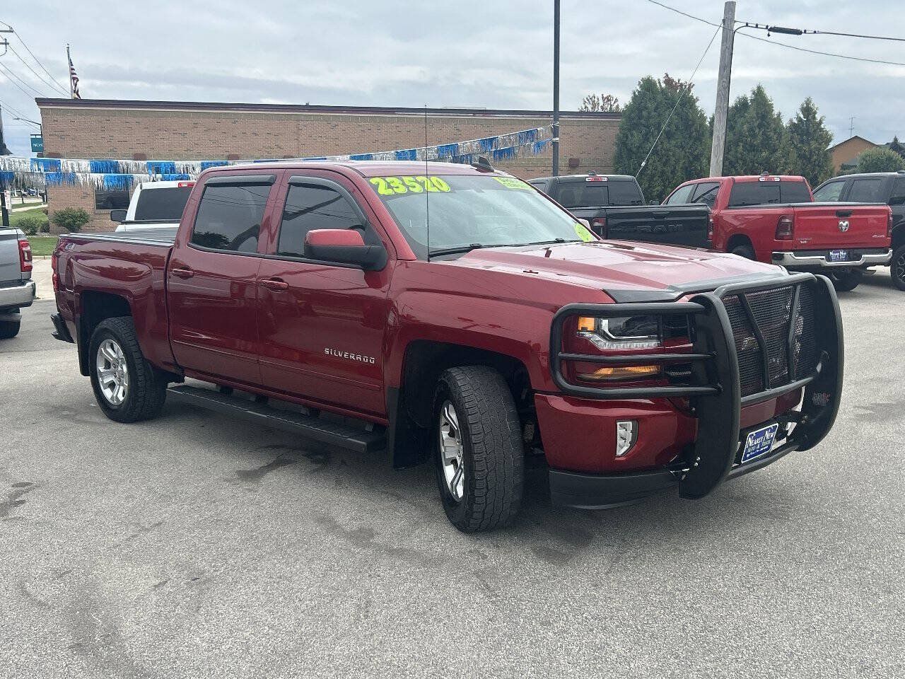 Used 2018 Chevrolet Silverado 1500 LT w/ All Star Edition AWD/4WD image 7