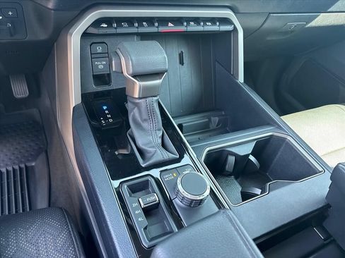 Used 2022 Toyota Tundra SR5 w/ SR5 Premium Package AWD/4WD image 18