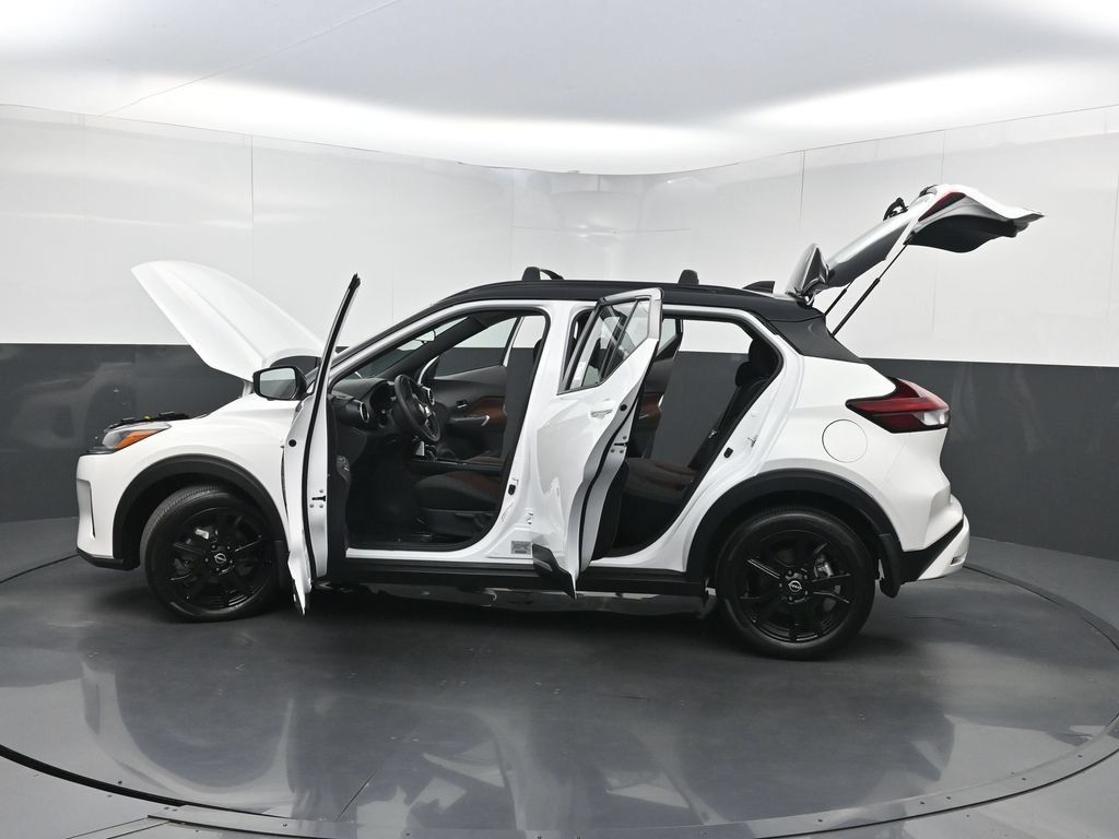Used 2024 Nissan Kicks SR FWD image 34