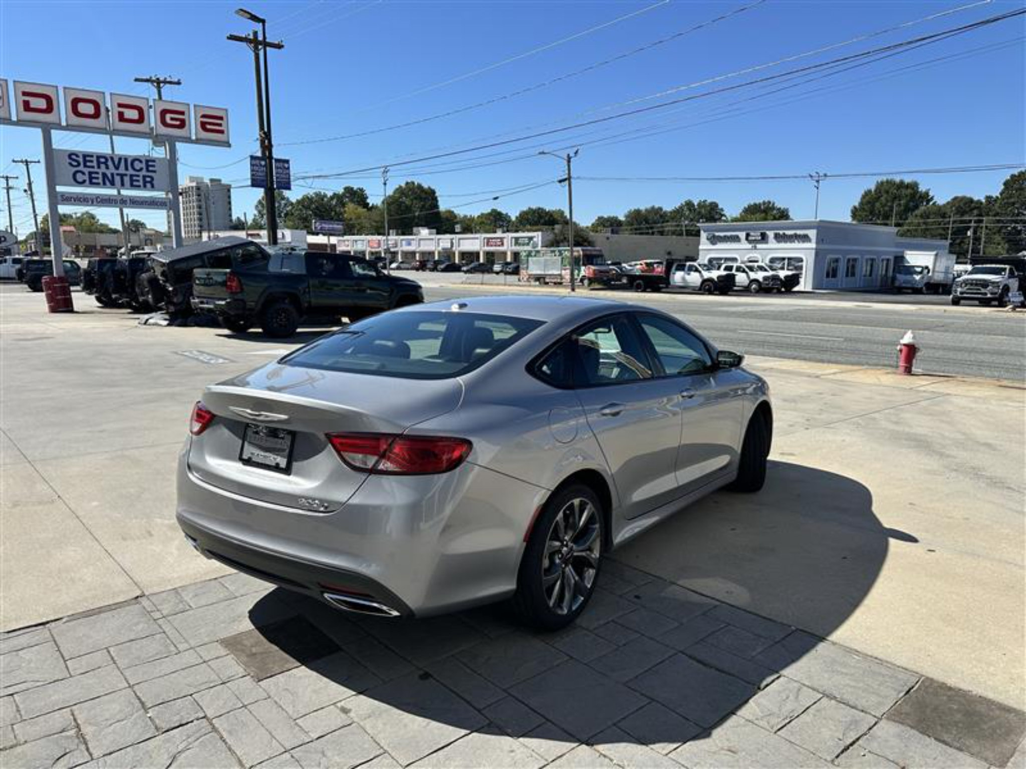 Used 2015 Chrysler 200 S w/ Comfort Group FWD image 5