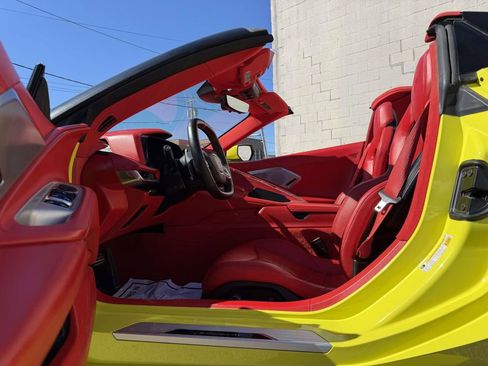 Used 2023 Chevrolet Corvette Stingray Premium Conv w/ Z51 Performance Package RWD image 18