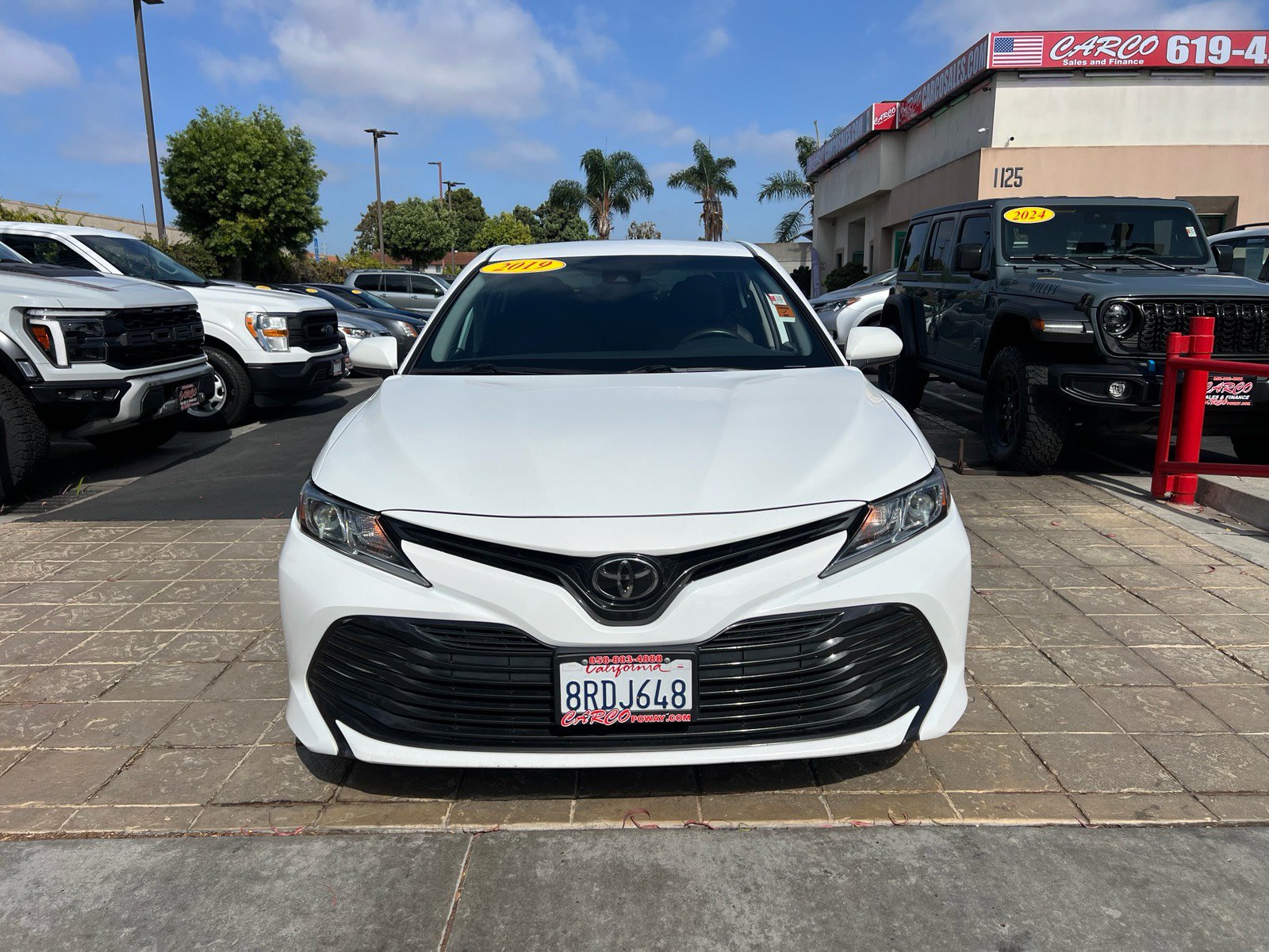Used 2019 Toyota Camry LE FWD image 3