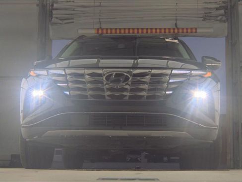 Used 2023 Hyundai Tucson Limited image 3